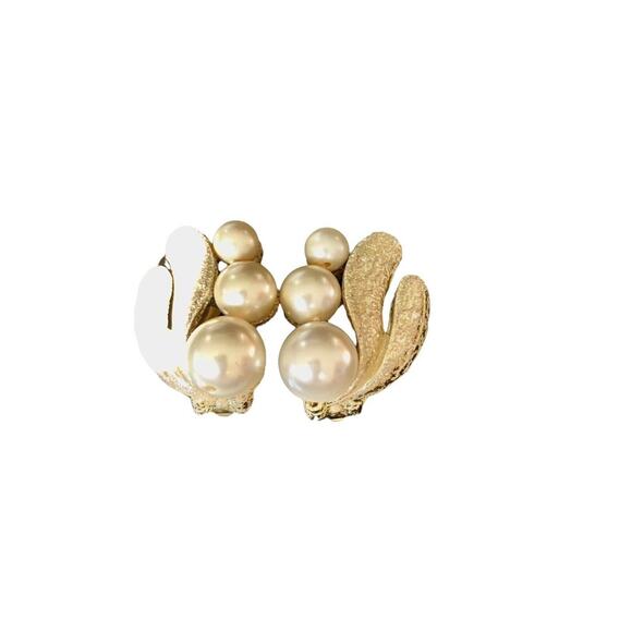 Signed Coro Faux Pearl & Textured Gold Tone Metal Leaf Nature Huggie Earrings - Picture 12 of 12